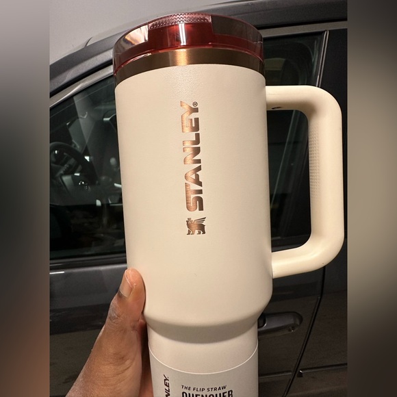 Stanley Cream Rose Gold Protour 40oz - Picture 2 of 13